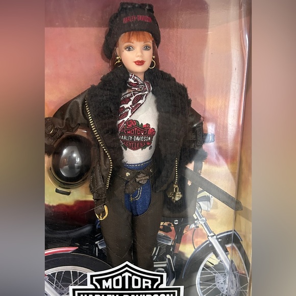Harley Davidson 2nd Edition Barbie - Picture 8 of 12